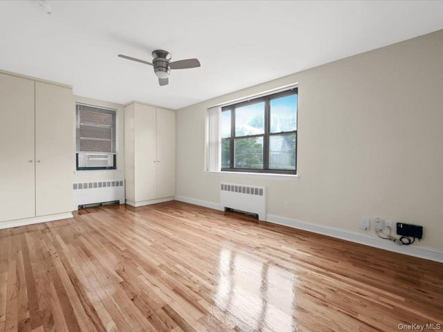58 Grace Avenue 1D, Great Neck, NY 11021