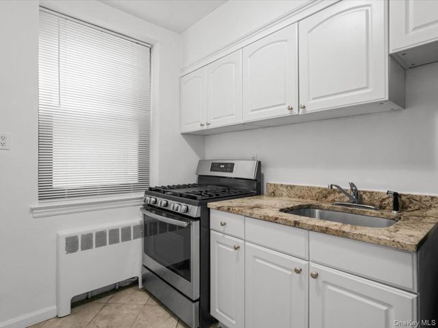58 Grace Avenue 1D, Great Neck, NY 11021
