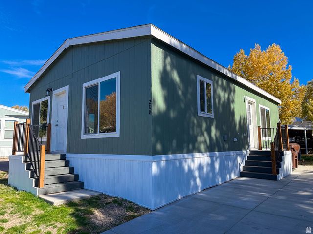 208 DARLINGTON WAY, Layton, UT 84041