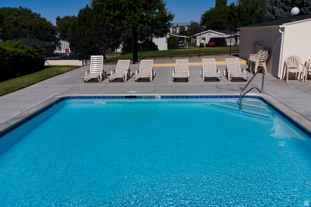 208 DARLINGTON WAY, Layton, UT 84041