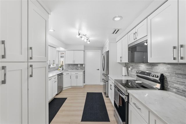 49 VALENCIA CIRCLE, Safety Harbor, FL 34695