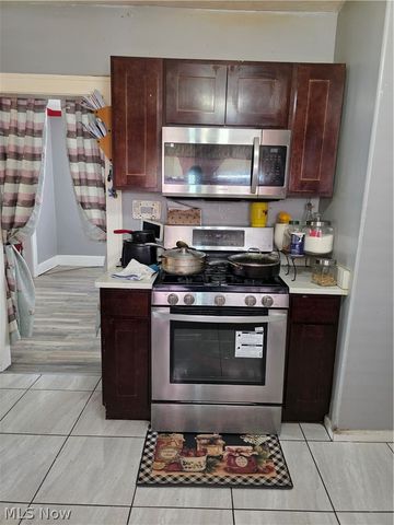 3396 W 94th Street, Cleveland, OH 44102