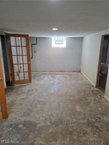 3396 W 94th Street, Cleveland, OH 44102
