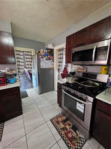 3396 W 94th Street, Cleveland, OH 44102