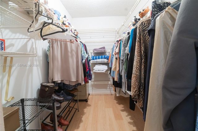 7674 NW 88th Ln, Tamarac, FL 33321