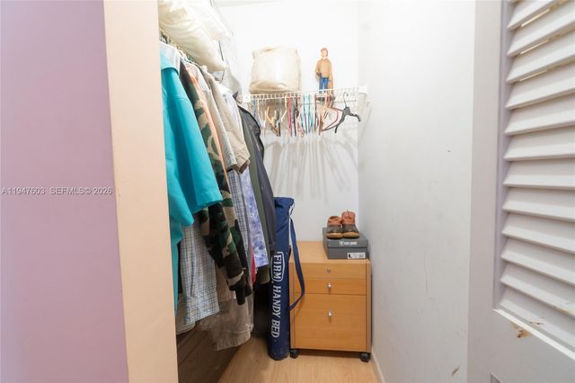 7674 NW 88th Ln, Tamarac, FL 33321