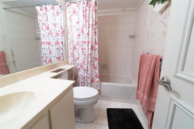 7674 NW 88th Ln, Tamarac, FL 33321