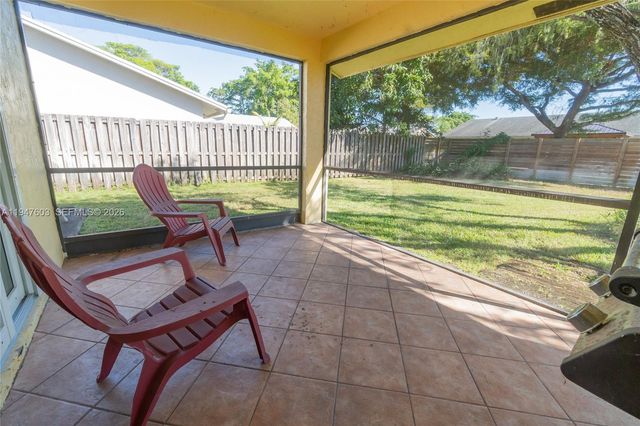 7674 NW 88th Ln, Tamarac, FL 33321