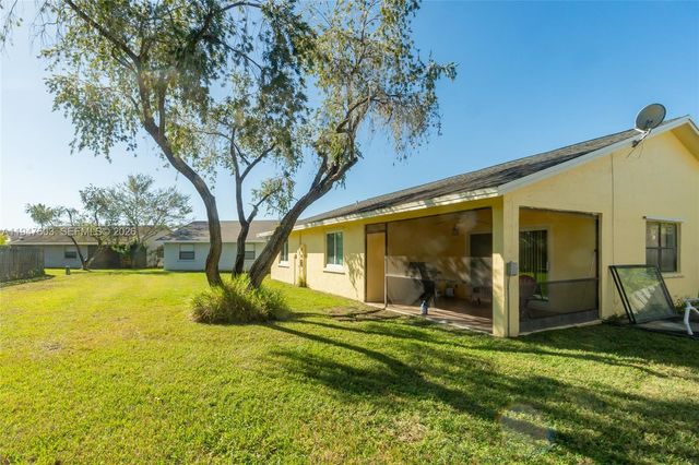 7674 NW 88th Ln, Tamarac, FL 33321