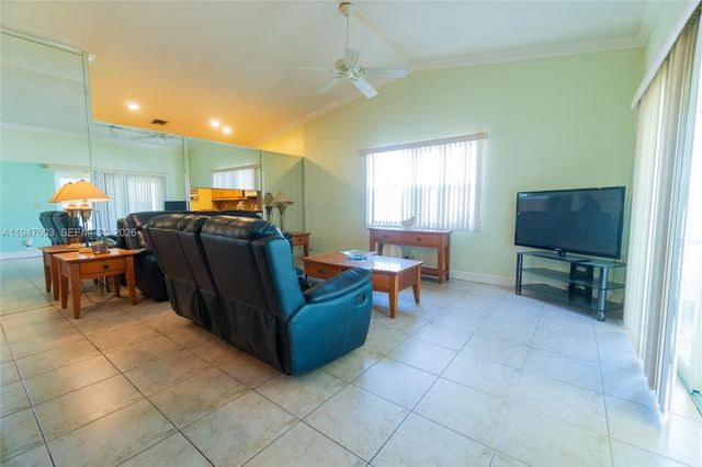 7674 NW 88th Ln, Tamarac, FL 33321