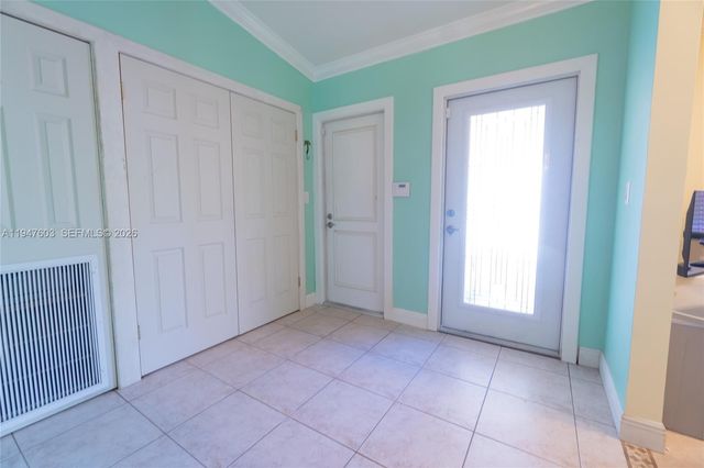 7674 NW 88th Ln, Tamarac, FL 33321