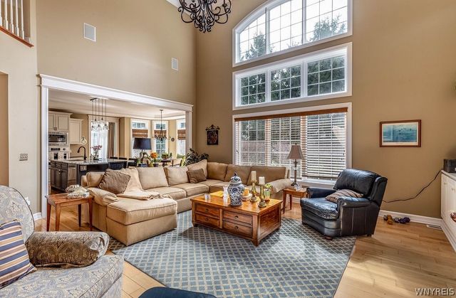 622 Paradise Road, Amherst, NY 14051