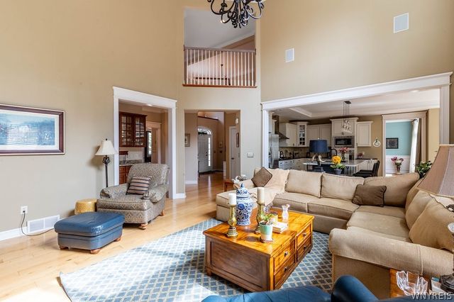 622 Paradise Road, Amherst, NY 14051