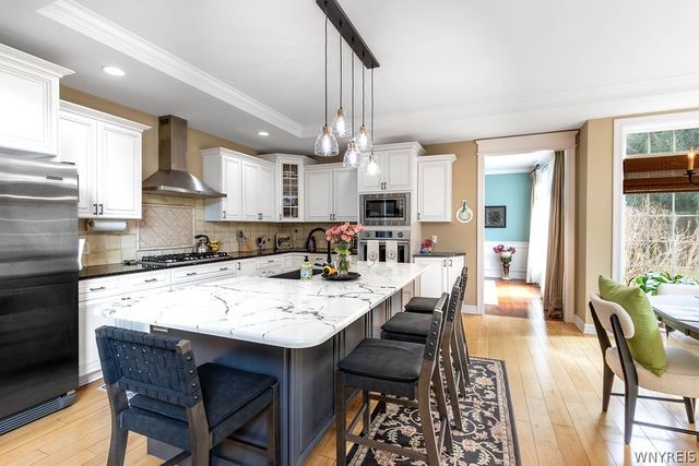 622 Paradise Road, Amherst, NY 14051