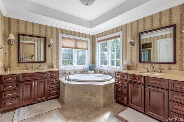 622 Paradise Road, Amherst, NY 14051