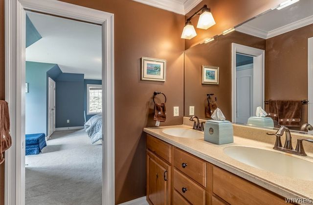 622 Paradise Road, Amherst, NY 14051