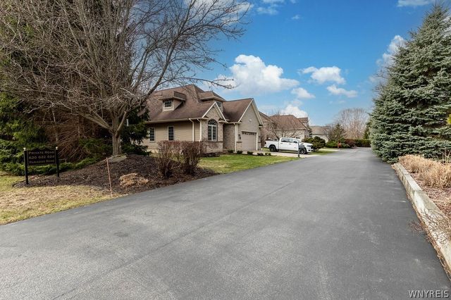 622 Paradise Road, Amherst, NY 14051