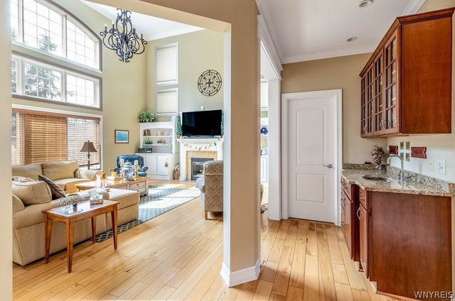 622 Paradise Road, Amherst, NY 14051