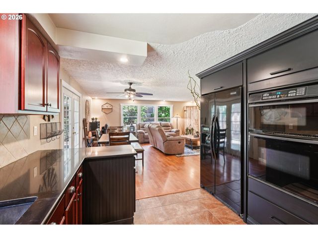 15404 Ne 41ST St, Vancouver, WA 98682