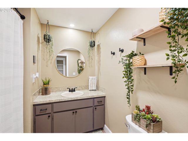 15404 Ne 41ST St, Vancouver, WA 98682