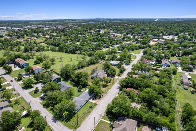 310 Old Thorndale RD, Taylor, TX 76574