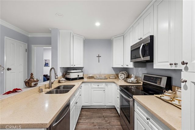 5460 White Oak Avenue D105, Encino, CA 91316