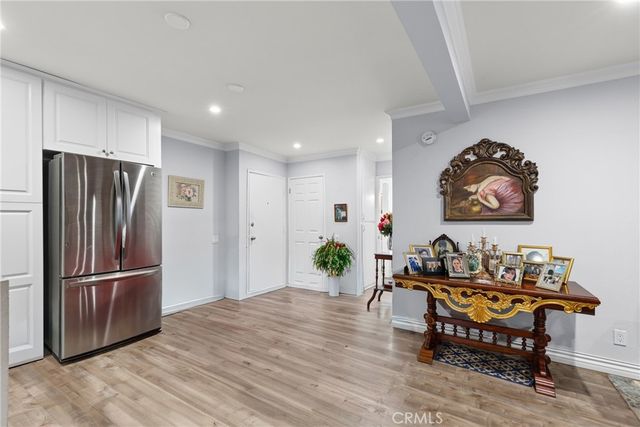 5460 White Oak Avenue D105, Encino, CA 91316