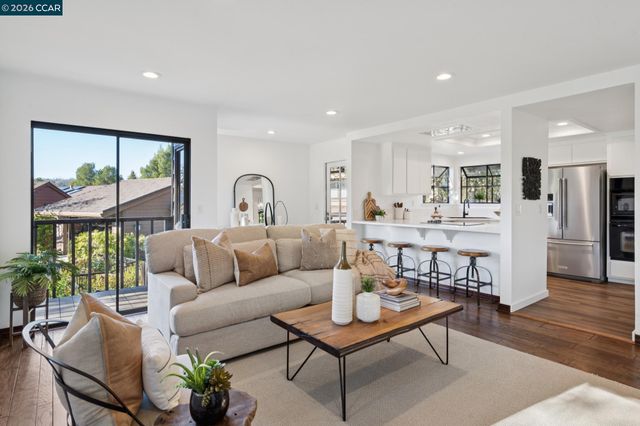 70 Exeter Ln, Pleasant Hill, CA 94523