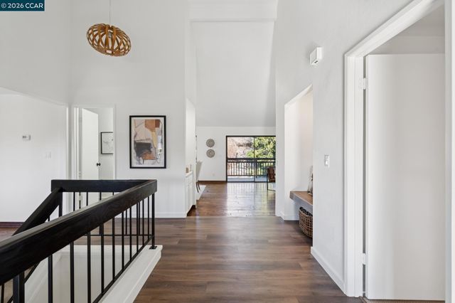 70 Exeter Ln, Pleasant Hill, CA 94523