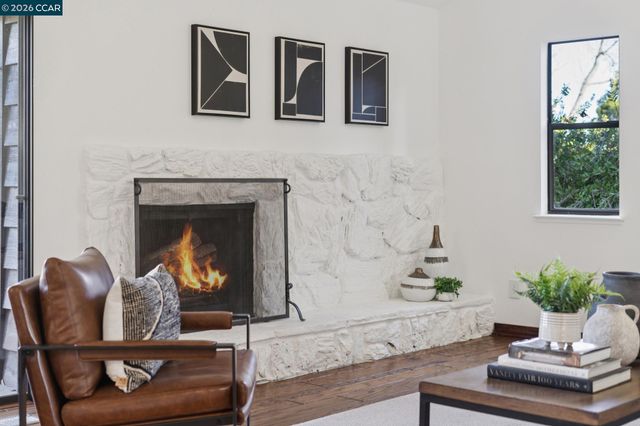 70 Exeter Ln, Pleasant Hill, CA 94523