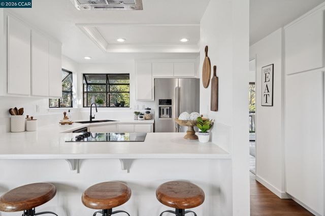 70 Exeter Ln, Pleasant Hill, CA 94523