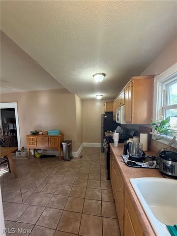 221 Oakwood Avenue, Marietta, OH 45750