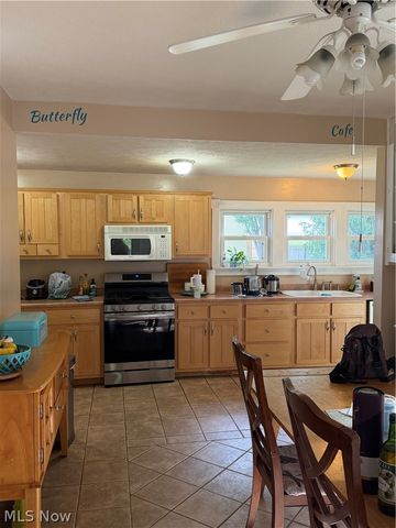 221 Oakwood Avenue, Marietta, OH 45750