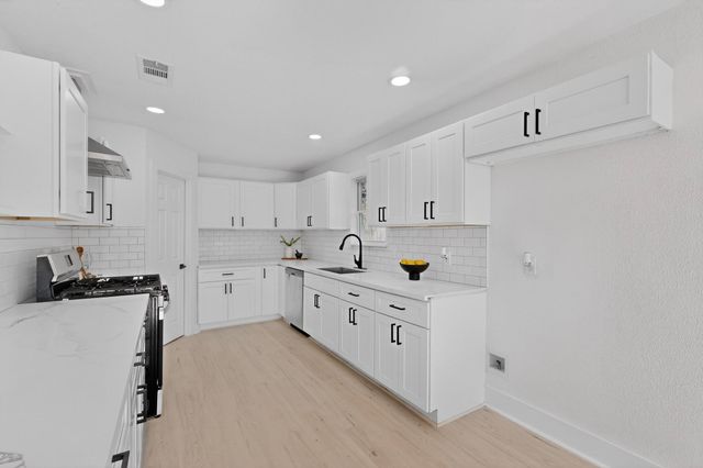 315 S Lake Vista, Highland Village, TX 75077