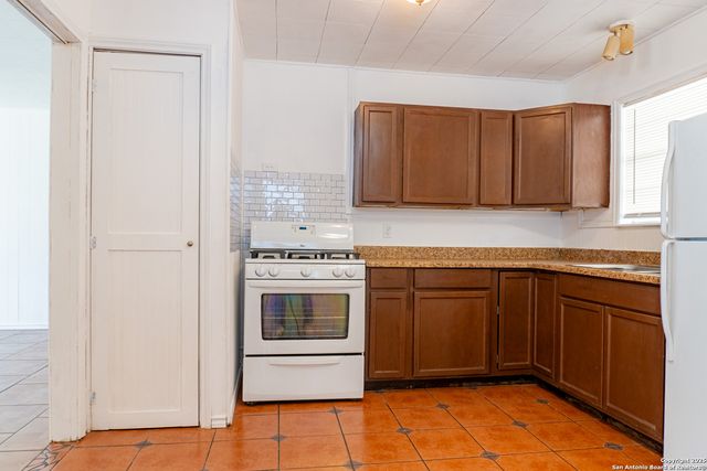 178 Howle, San Antonio, TX 78223