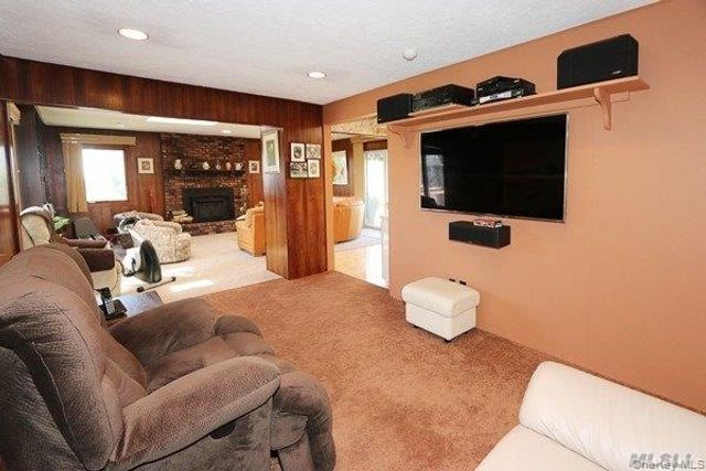 46 Marian Lane, Jericho, NY 11753