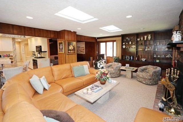 46 Marian Lane, Jericho, NY 11753