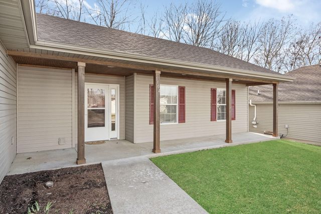 5104 SANDSTONE DR, Columbia, MO 65202