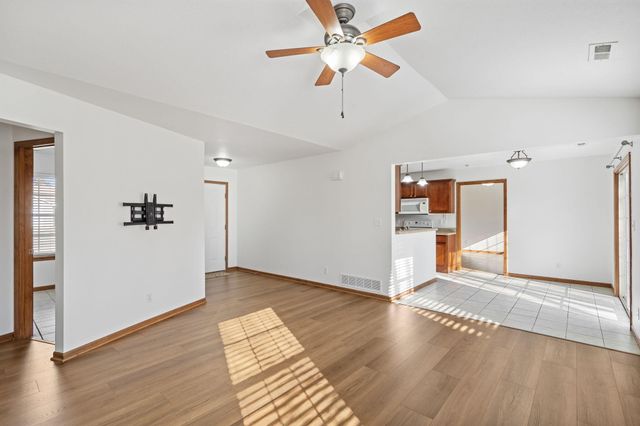 5104 SANDSTONE DR, Columbia, MO 65202