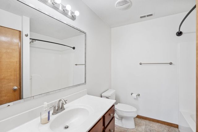 5104 SANDSTONE DR, Columbia, MO 65202