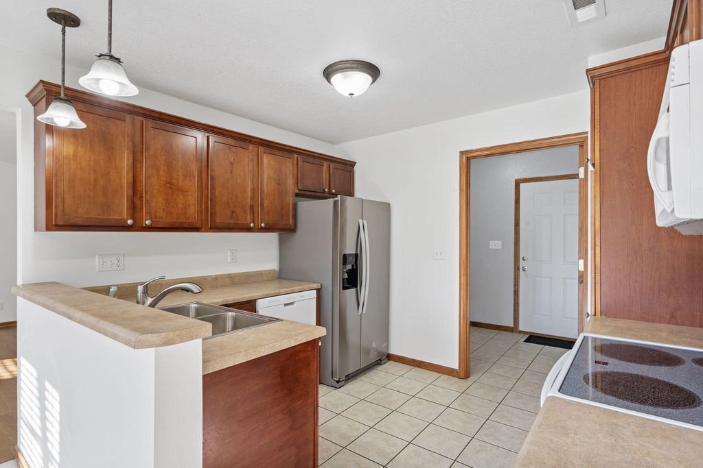 5104 SANDSTONE DR, Columbia, MO 65202