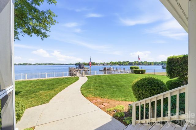 21217 Island Forest Drive, Cornelius, NC 28031