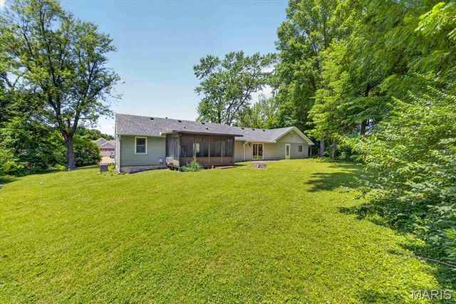 1910 Oak Tree St, St Peters, MO 63376
