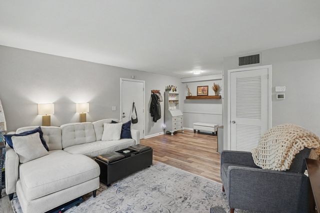 21 Vaughns Gap Rd Apt 149, Nashville, TN 37205