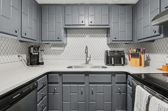 21 Vaughns Gap Rd Apt 149, Nashville, TN 37205
