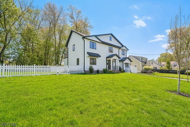 4 Holmes Ave, New Providence Boro, NJ 07974