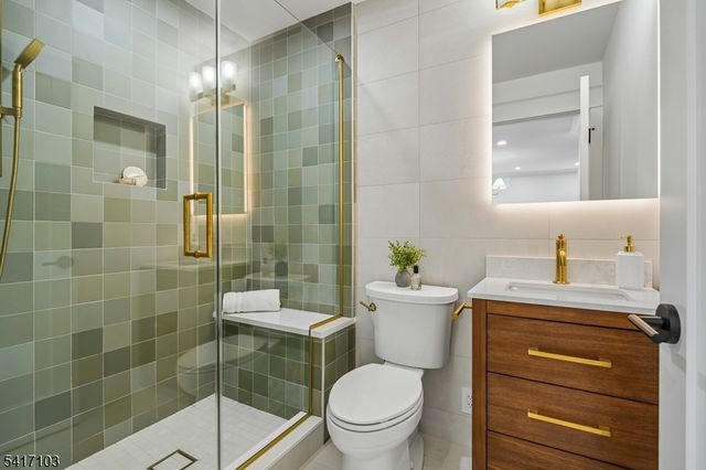 4 Holmes Ave, New Providence Boro, NJ 07974