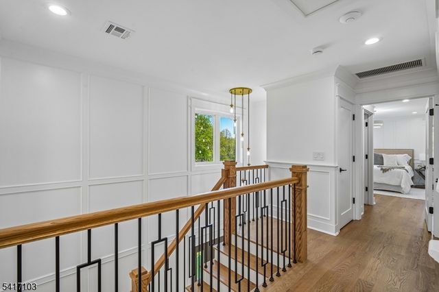 4 Holmes Ave, New Providence Boro, NJ 07974