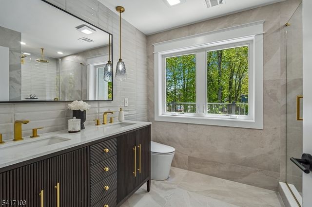 4 Holmes Ave, New Providence Boro, NJ 07974