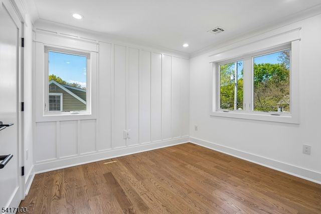4 Holmes Ave, New Providence Boro, NJ 07974